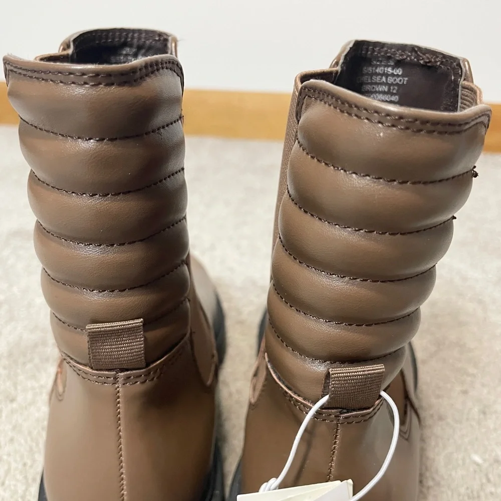 Gap Women's Brown Chelsea Boot Size 6, NWT‎
